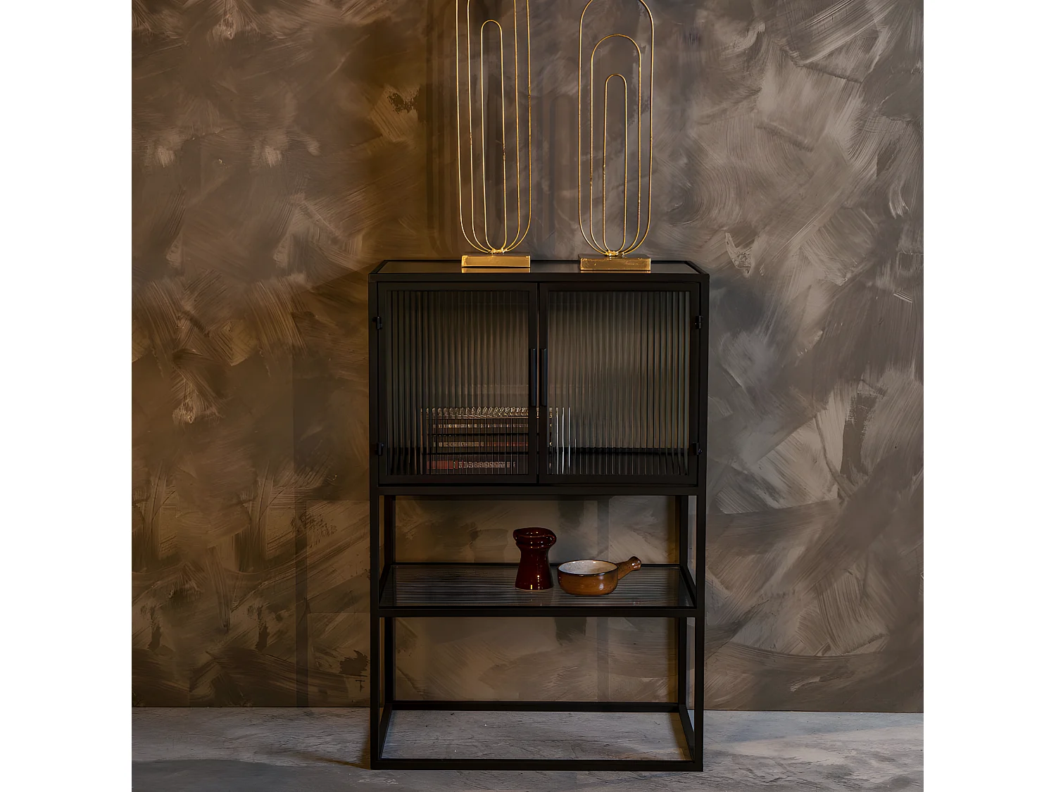Boli - Vitrine 2 portes en métal et verre trempé 90x60cm : Couleur - Noir