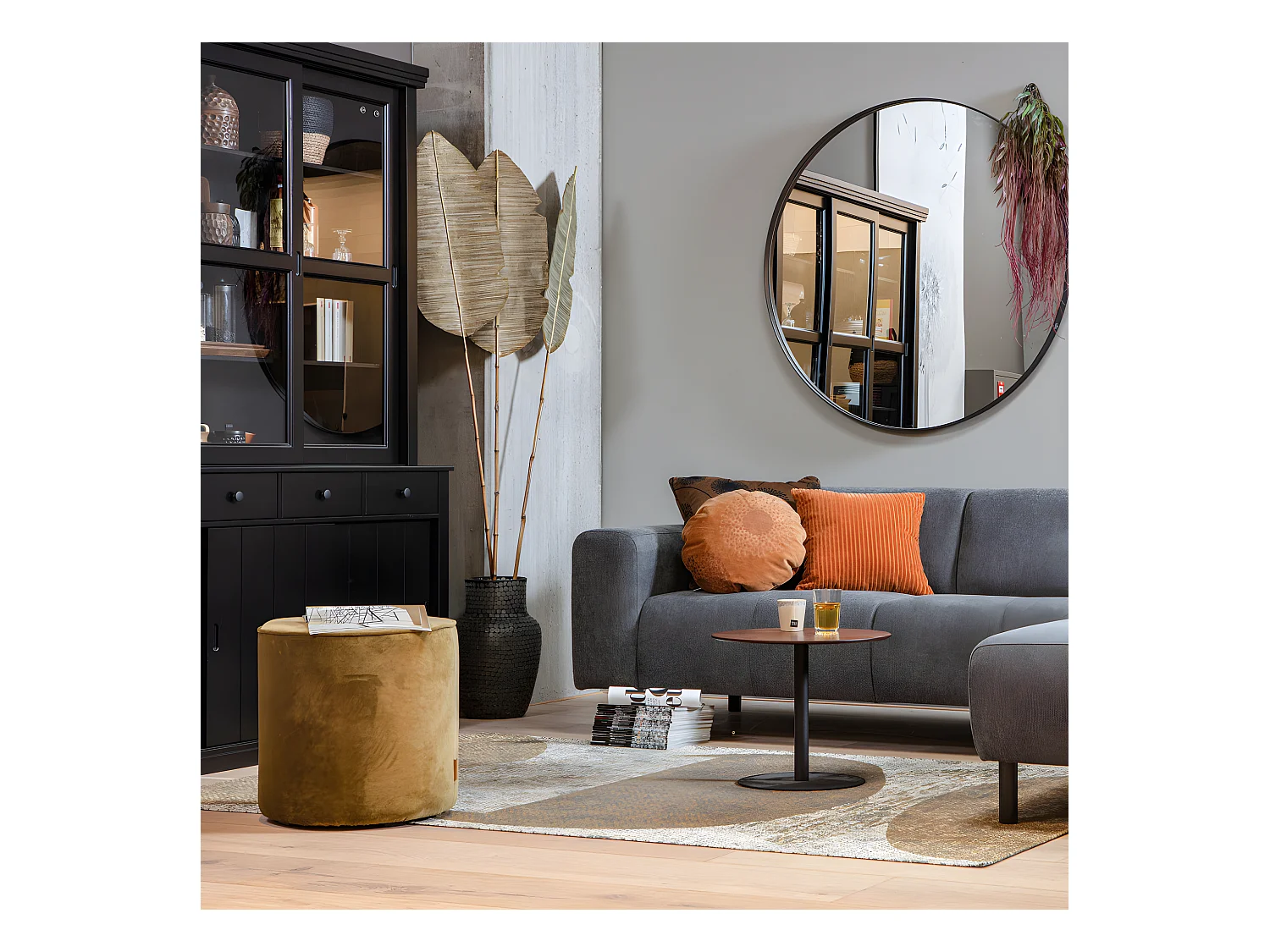 Sjaak - Vaisselier en pin 6 portes 4 tiroirs - Noir