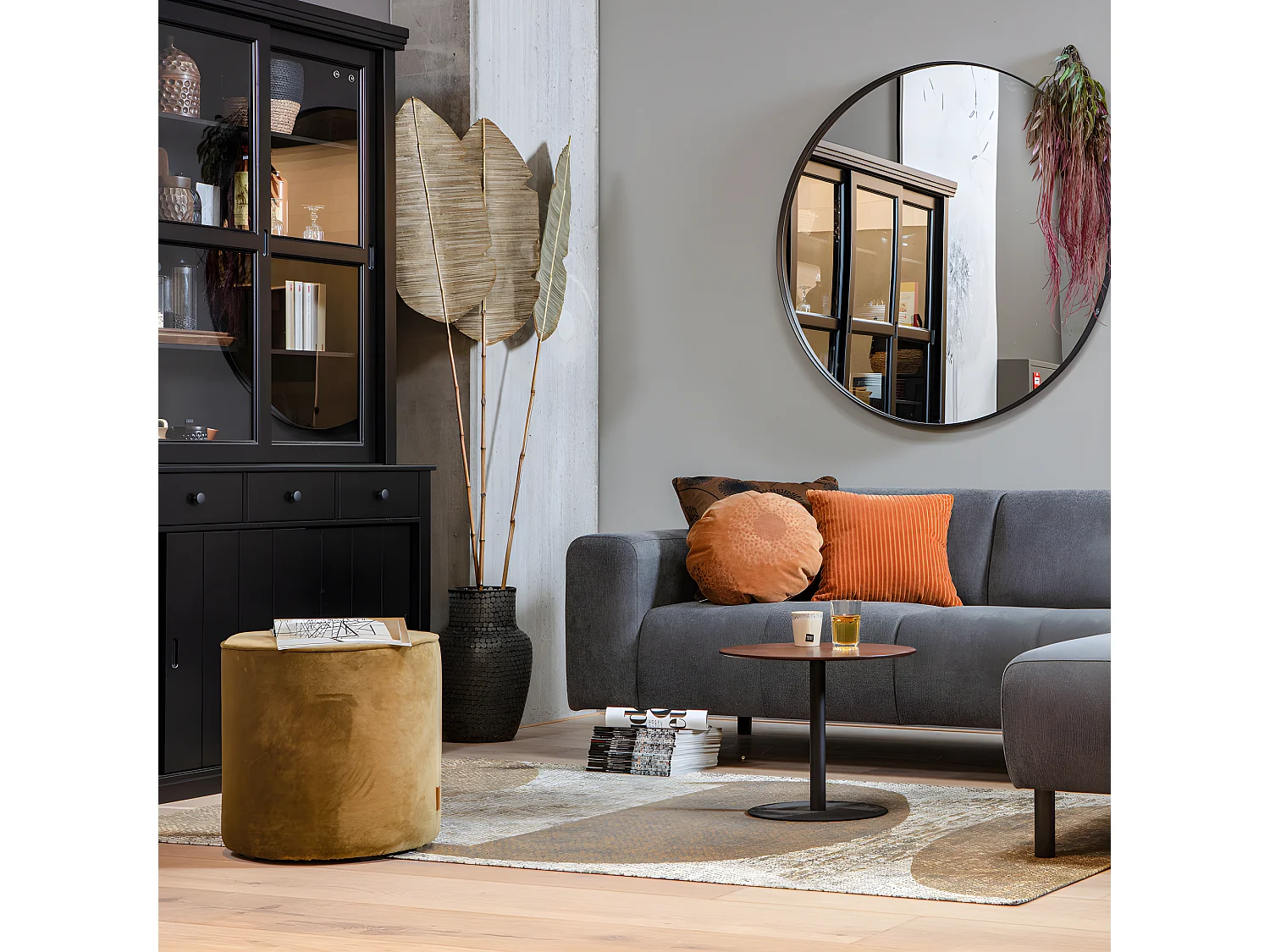 Sjaak - Vaisselier en pin 6 portes 4 tiroirs - Noir