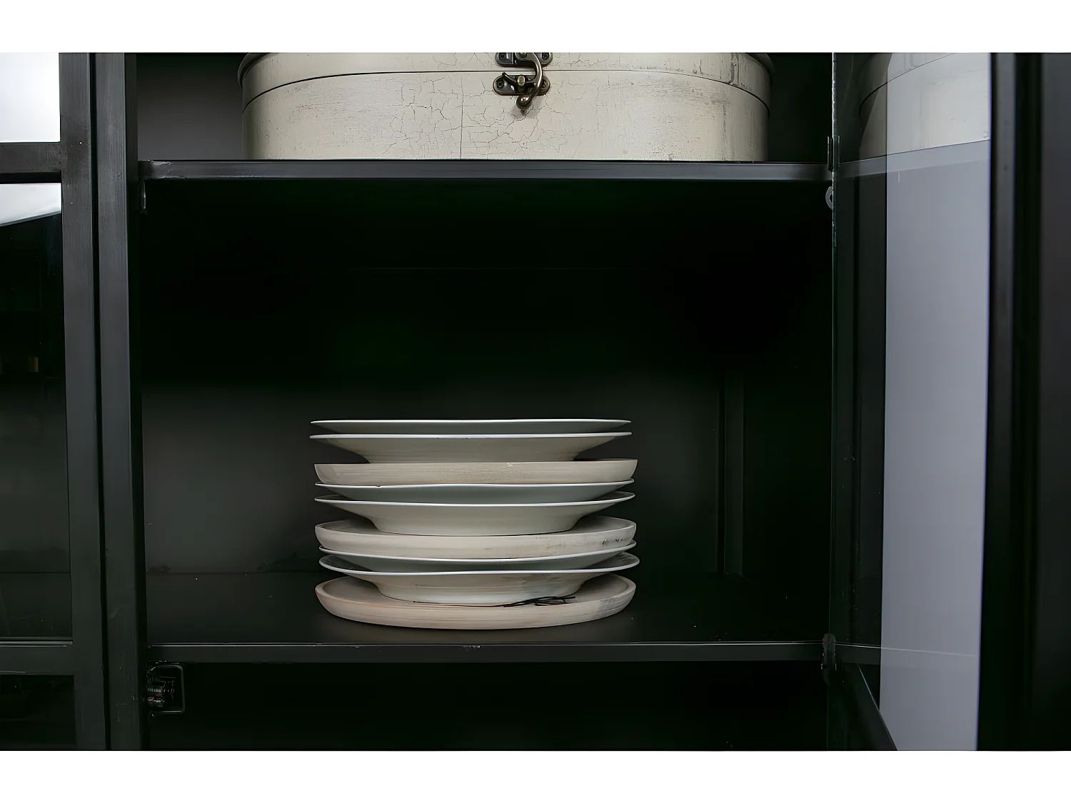 Exhibición de metal y vidrio