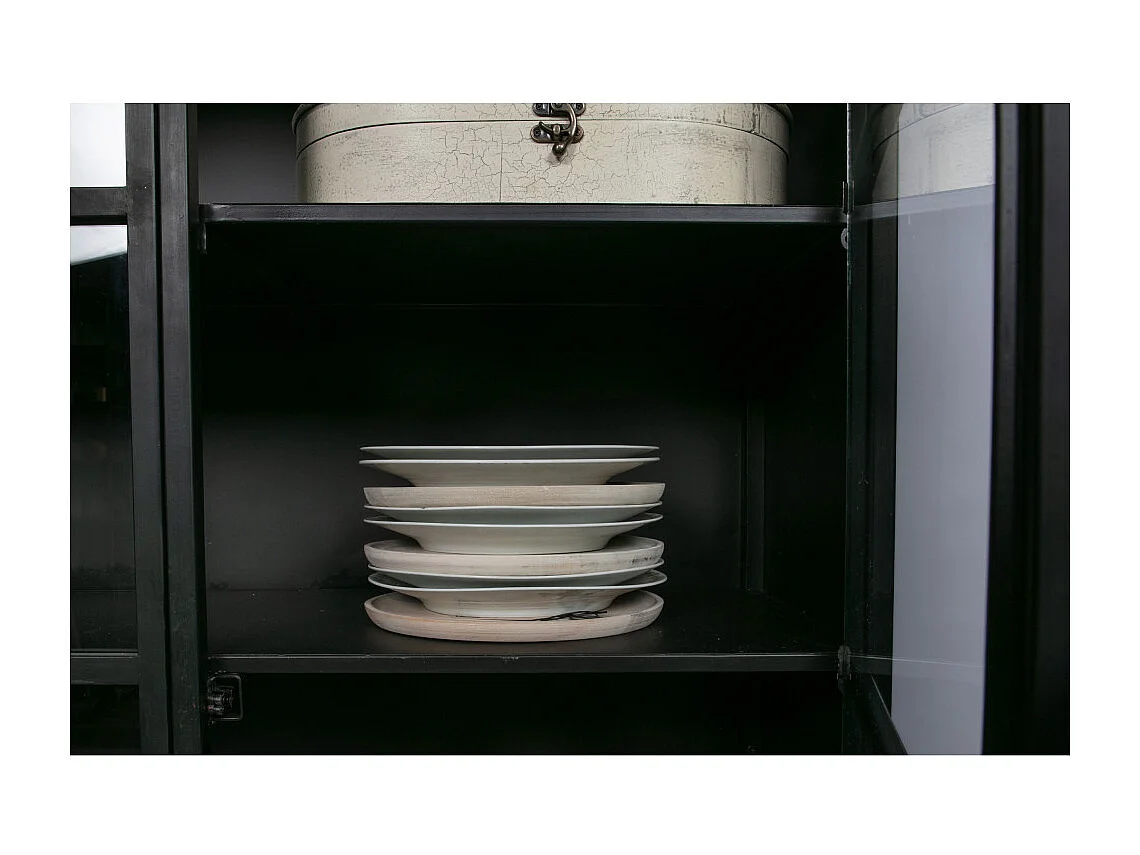 Exhibición de metal y vidrio