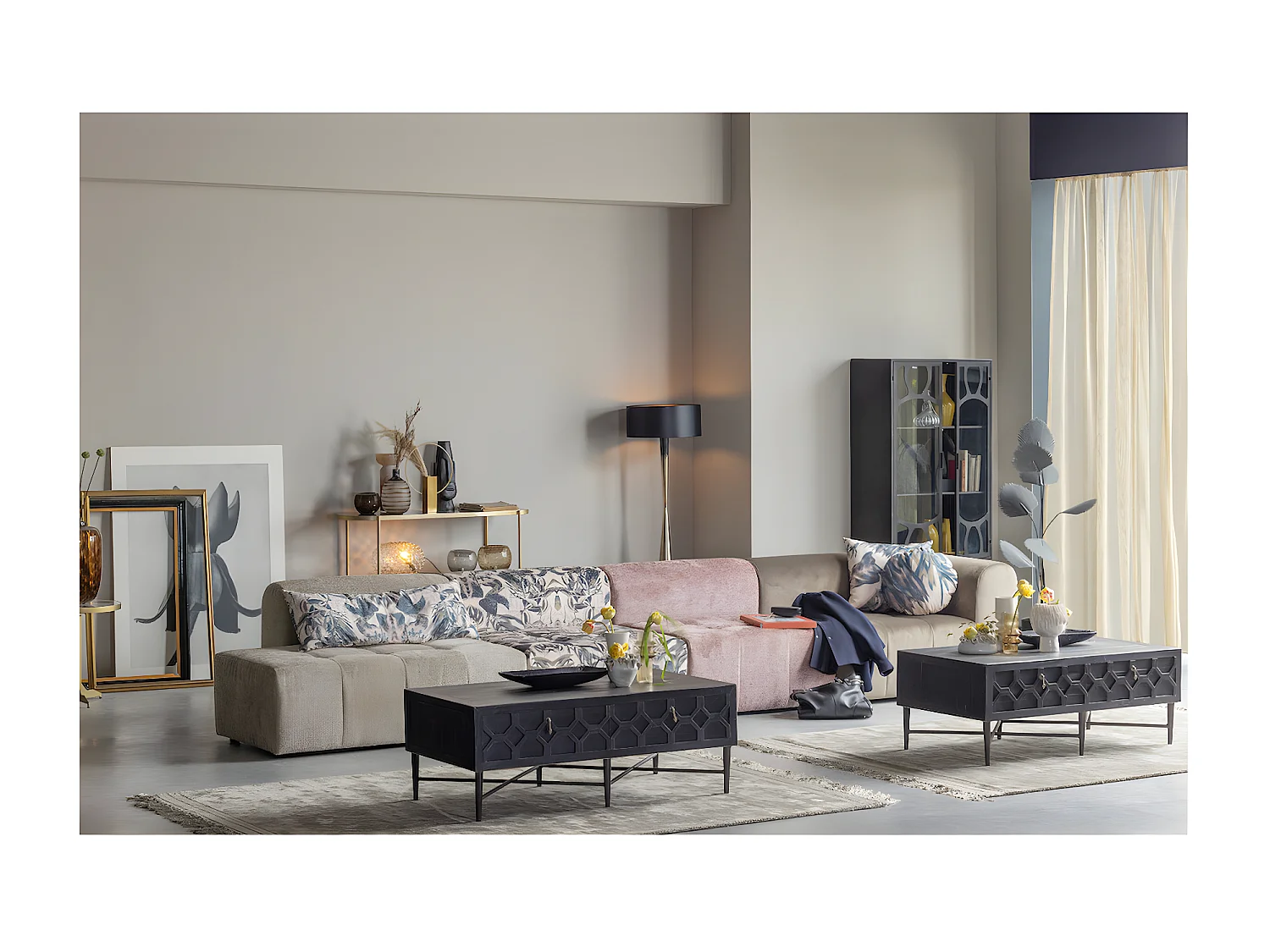 BEQUEST - Table basse tendance en bois noir