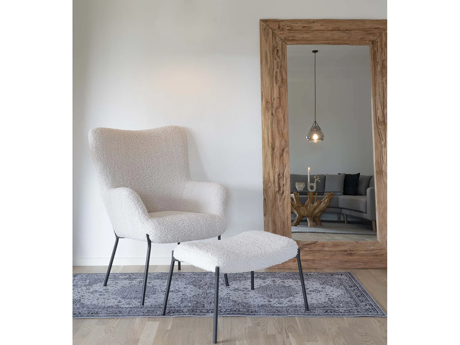 Pouf Glasgow in similpelle di agnello, bianco.