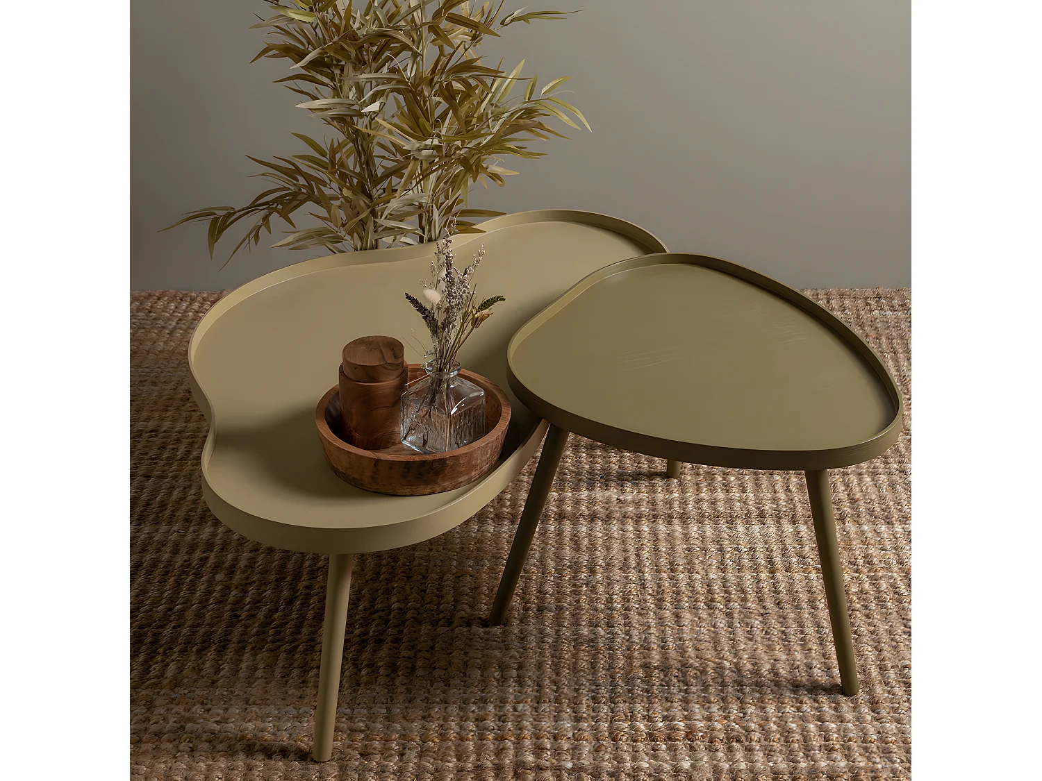 Mae - Table basse de forme organique en bois 61x40cm - Bois