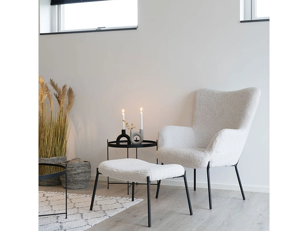 Fauteuil lounge GLASGOW – Tissu bouclette blanc & piétement en métal noir