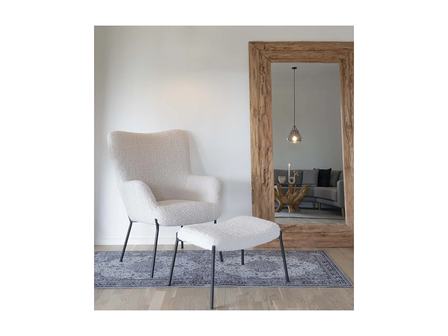 Fauteuil lounge GLASGOW – Tissu bouclette blanc & piétement en métal noir