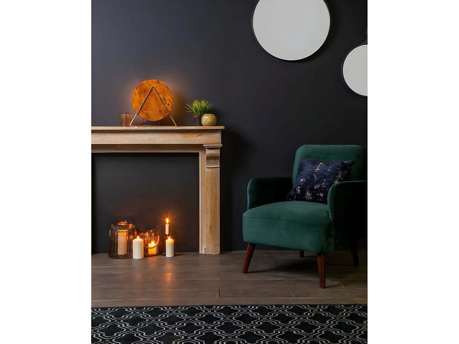 Brooks - Fauteuil rétro en velours pieds bois foncé - Vert forêt