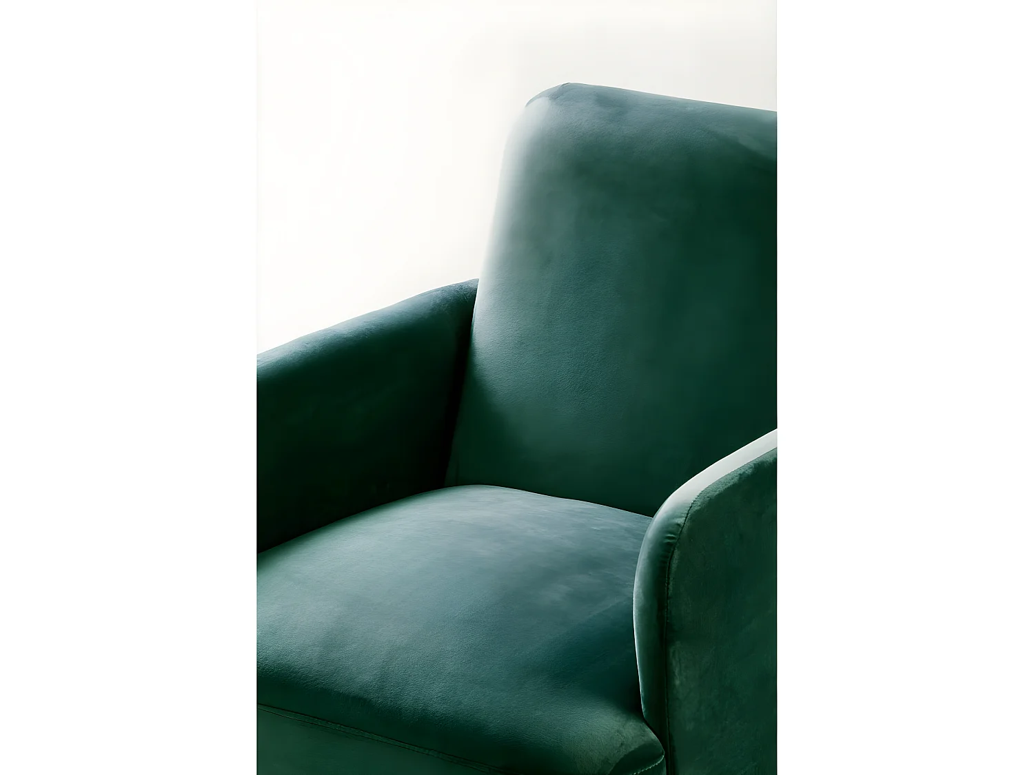 Brooks - Fauteuil rétro en velours pieds bois foncé - Vert forêt