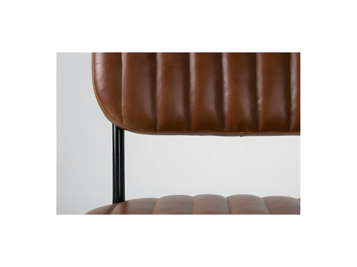 Jake Worn - Chaise rétro capitonnée - Marron