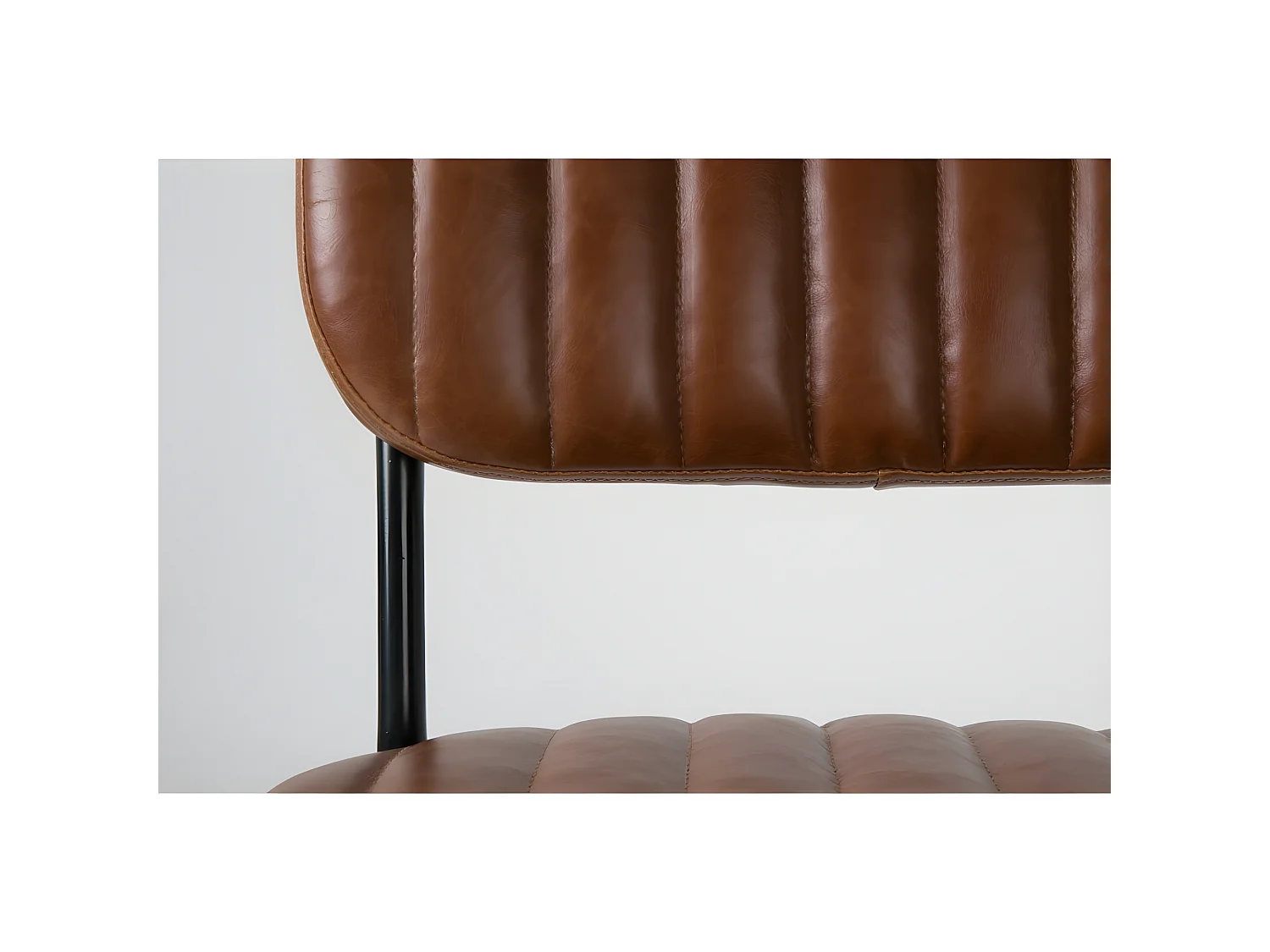 Jake Worn - Chaise rétro capitonnée - Marron