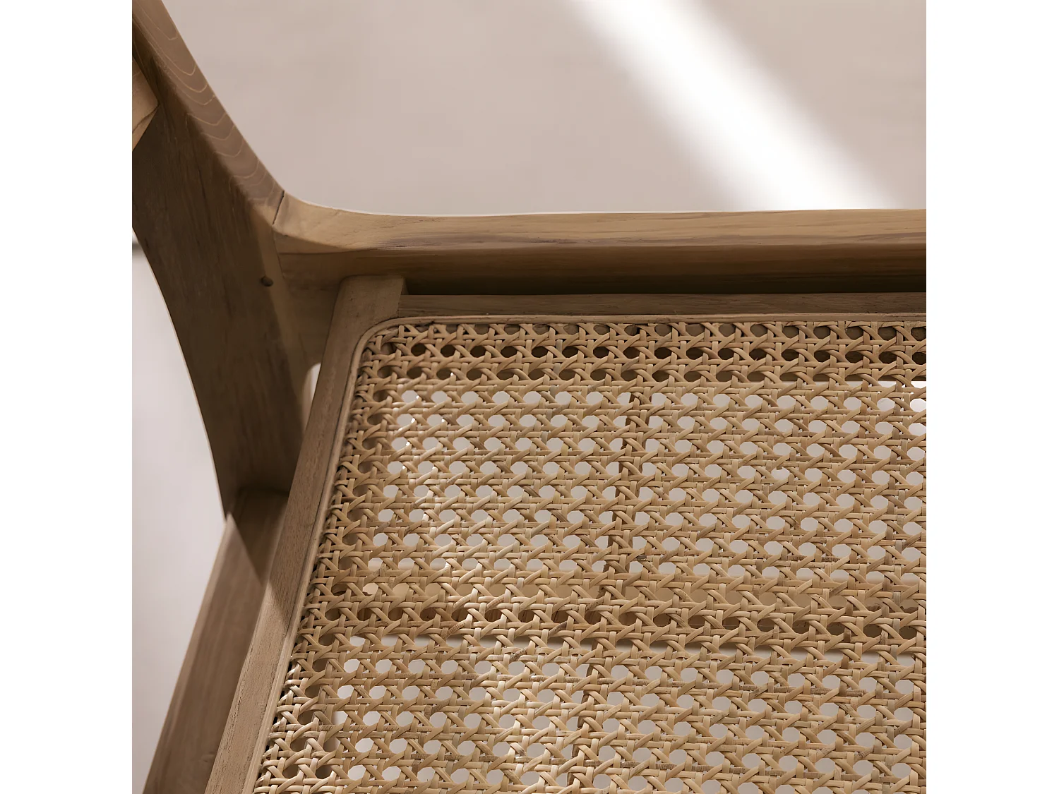 Basuki - Lot de 2 chaises en teck et cannage - Bois clair