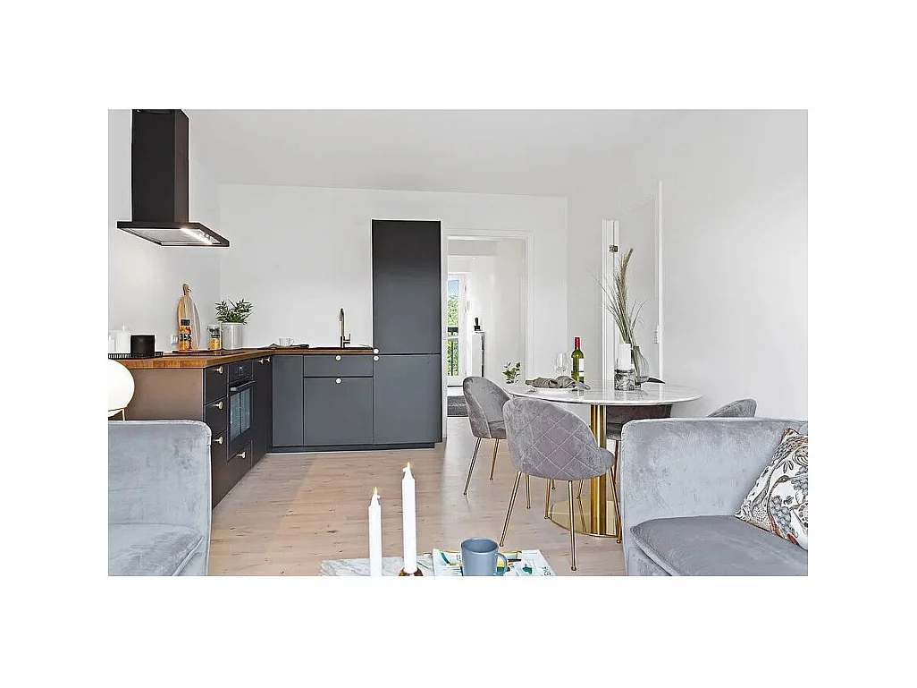 Table à manger ronde PIZA – Effet marbre blanc et pied laiton doré-Diamètre 110 cm