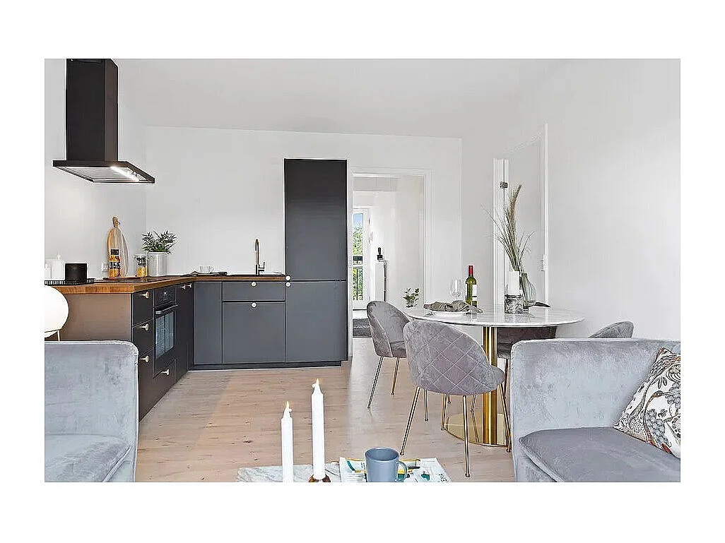 Table à manger ronde PIZA – Effet marbre blanc et pied laiton doré-Diamètre 110 cm