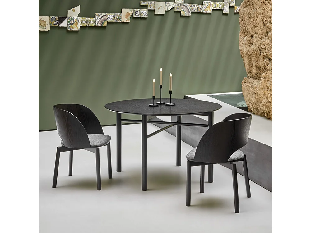 Mesa de 4 lugares em madeira pintada de preto Ø120 cm