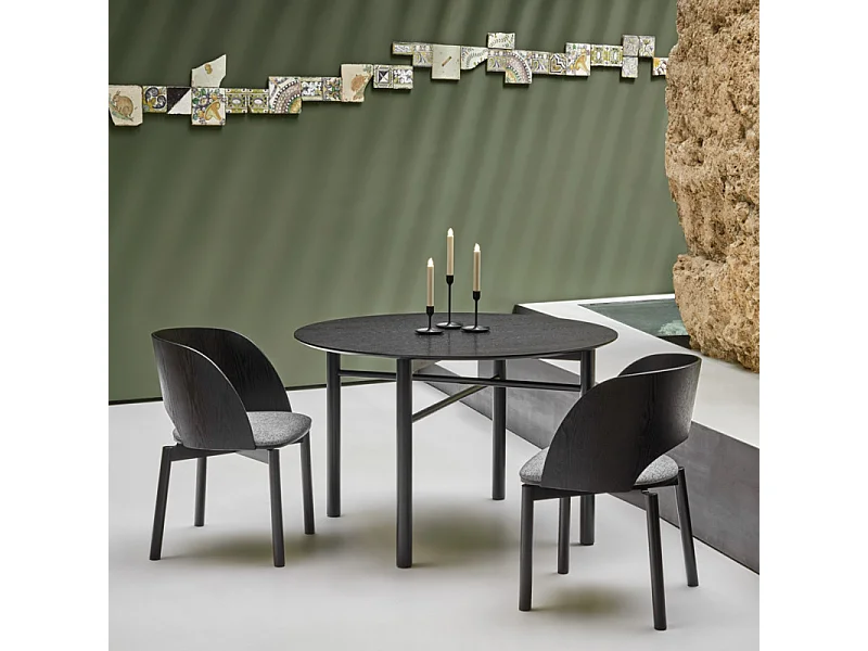 Mesa de 4 lugares em madeira pintada de preto Ø120 cm