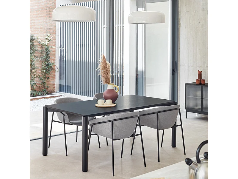 Tafel 6 plaatsen in zwart hout 180x100 cm