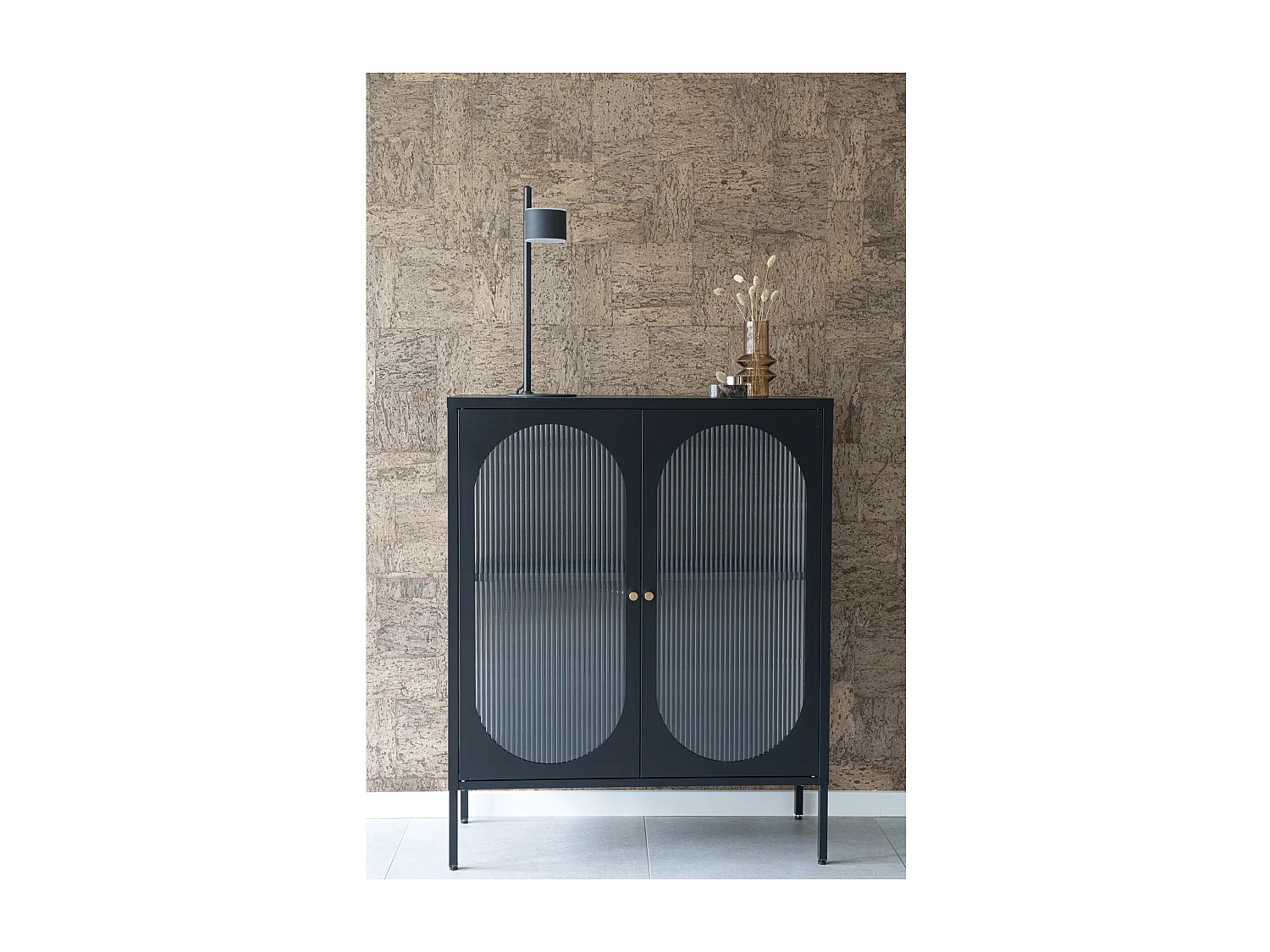 Adelaide Armoire vitrine basse, 2 portes vitrées, noir.