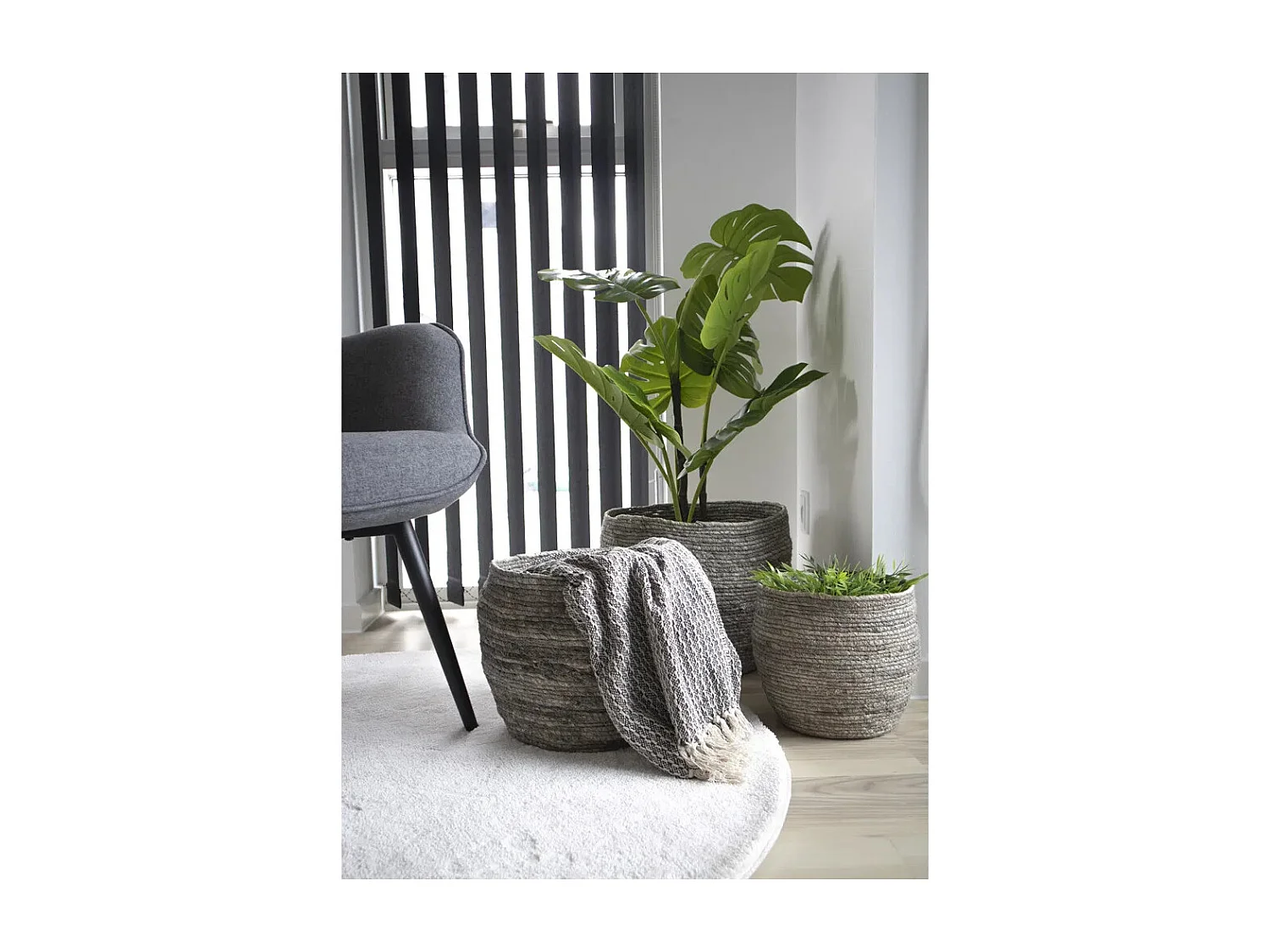 Lot de 3 paniers en feuilles de maïs TIVOLI – Gris naturel