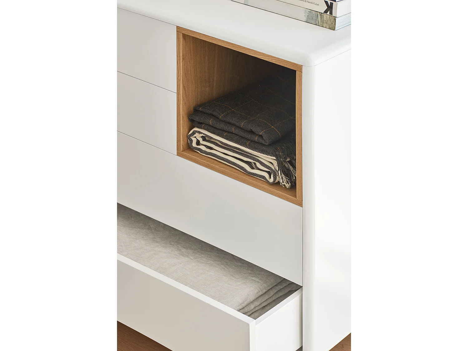 Corvo - Commode 4 tiroirs 1 niche en bois L90xH90cm - Blanc
