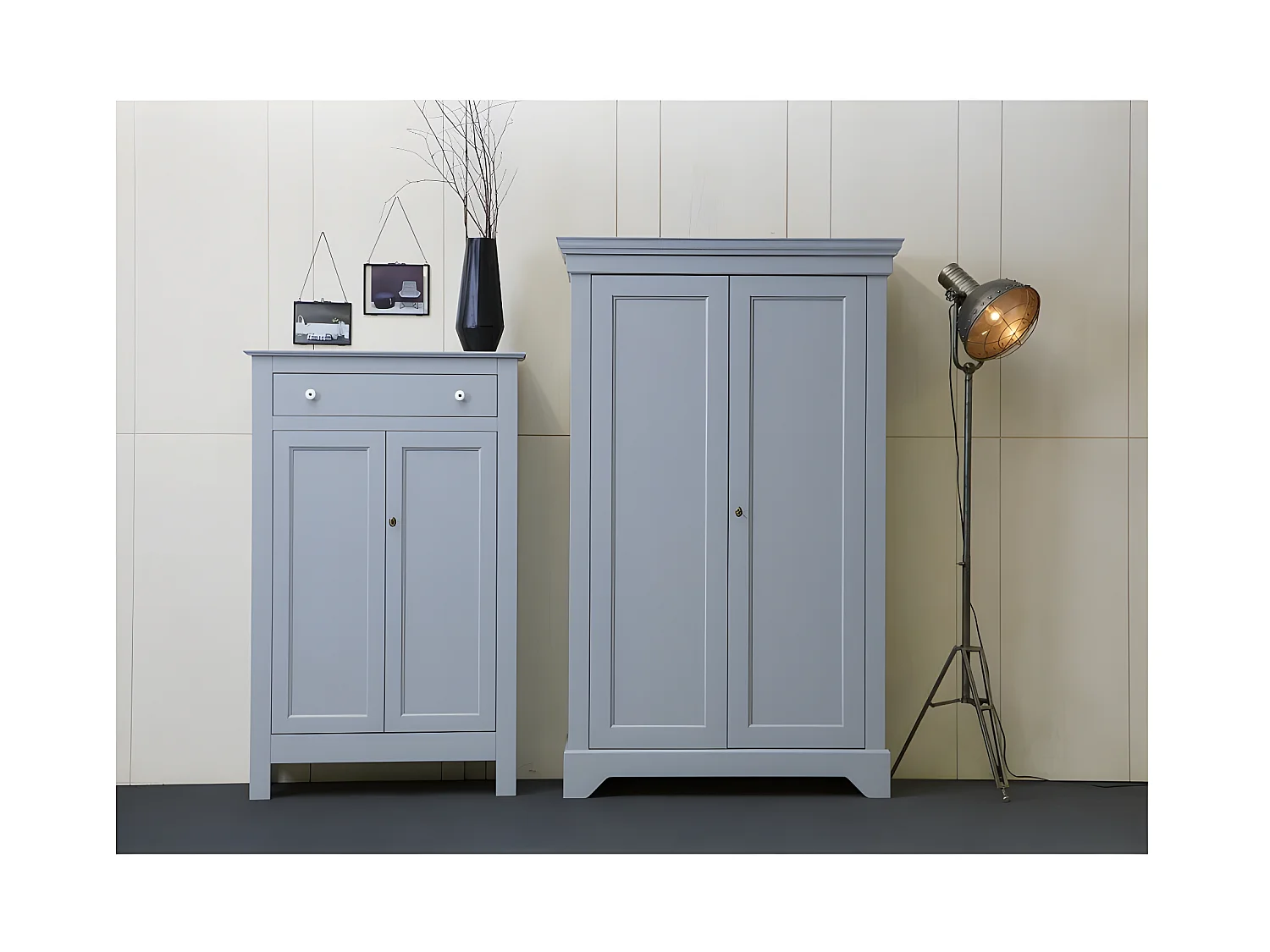 Isabel - Armoire classique pin massif - Gris béton