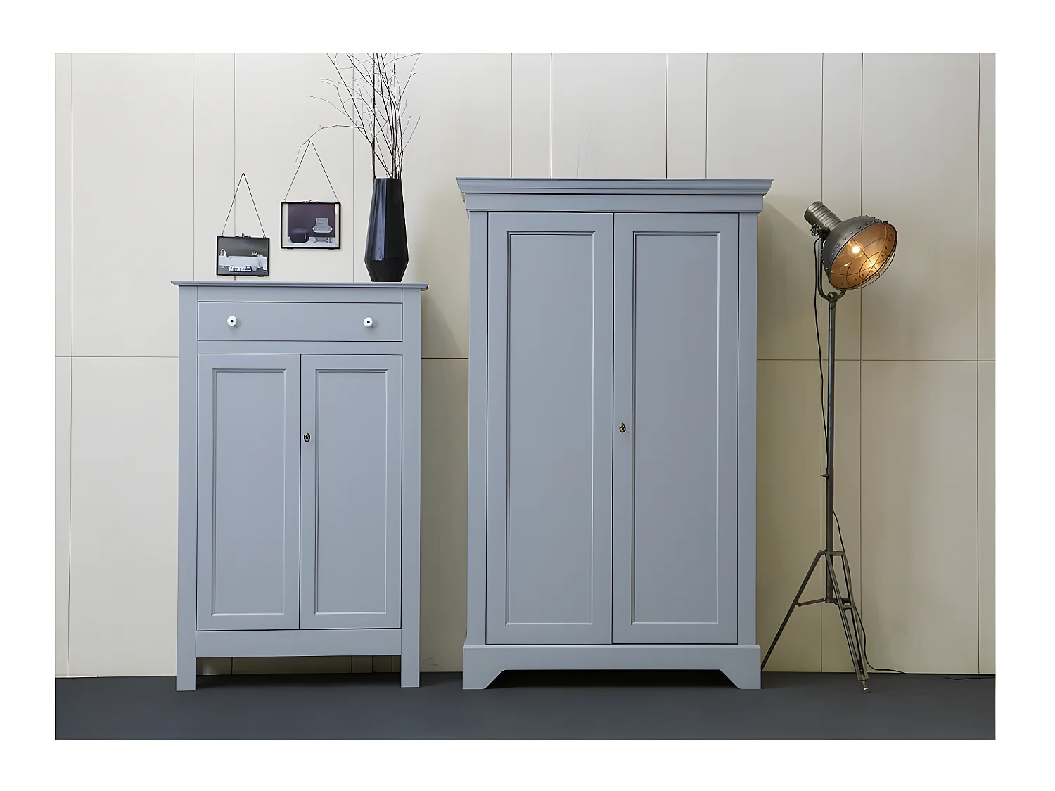 Isabel - Armoire classique pin massif - Gris béton