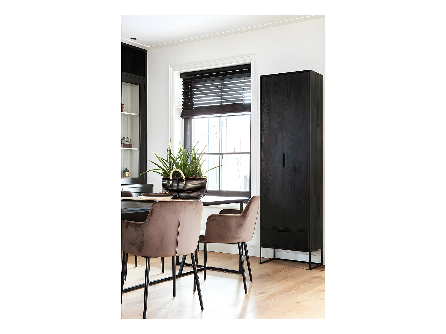 Silas - Armoire en frêne brossé - Noir