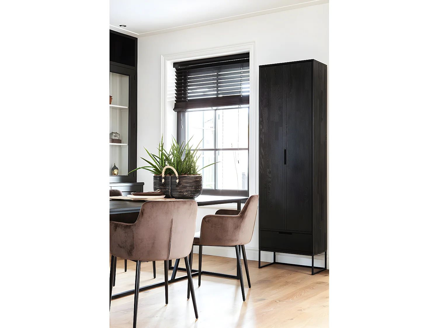 Silas - Armoire en frêne brossé - Noir