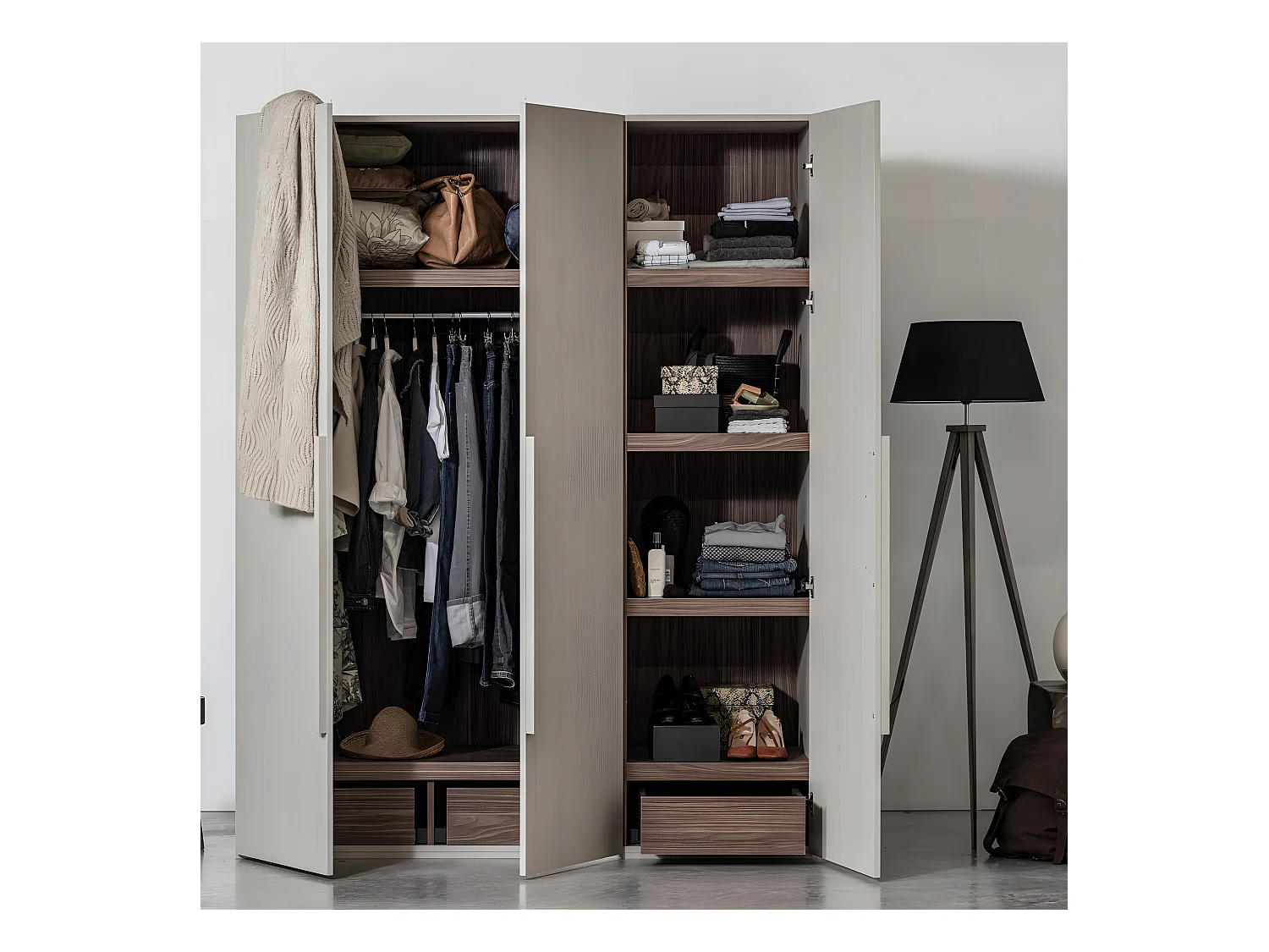 Rens - Armoire 3 portes en bois H210cm - Gris clair