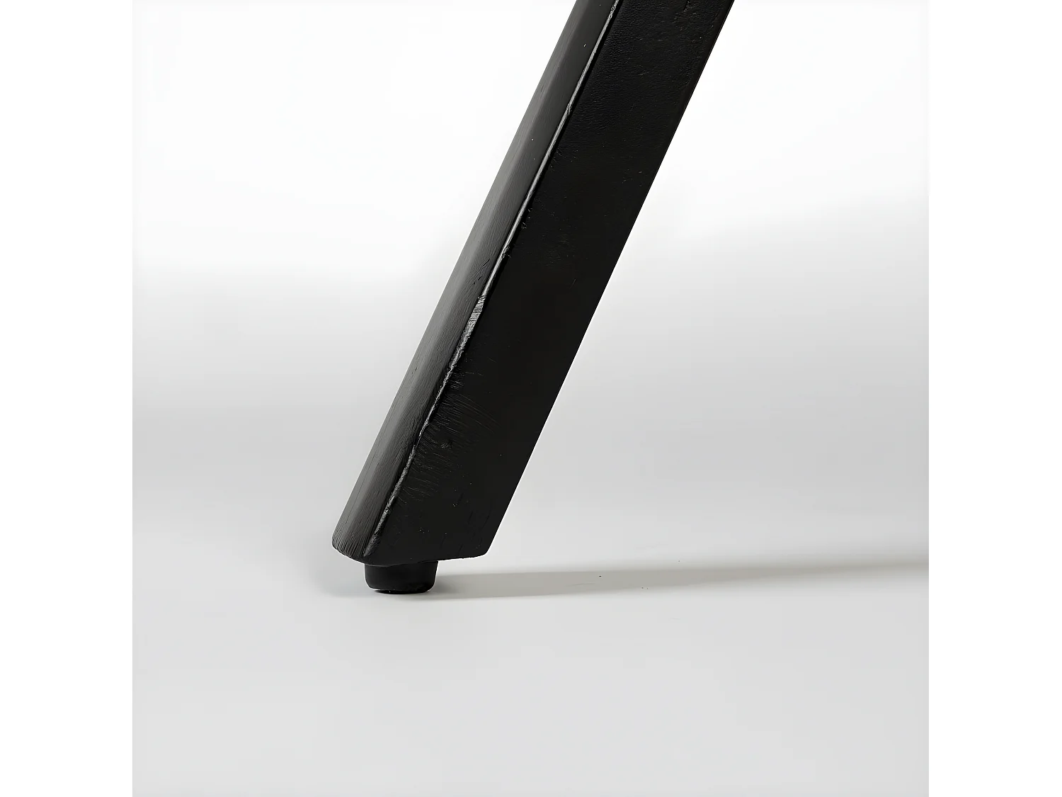 Suri - Table basse ronde en teck recyclé et métal ø74cm - Noir