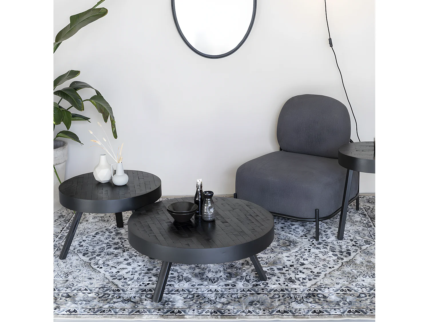 Suri - Table basse ronde en teck recyclé et métal ø74cm - Noir