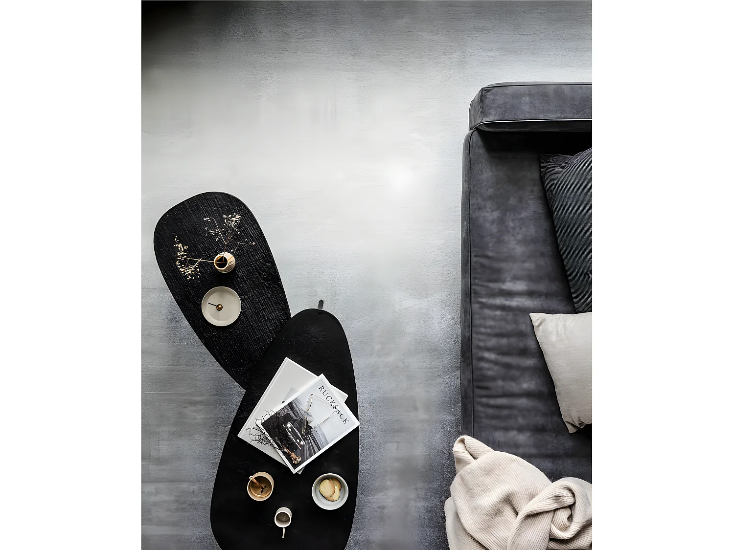 Triangle - 2 tables basses en métal - Noir