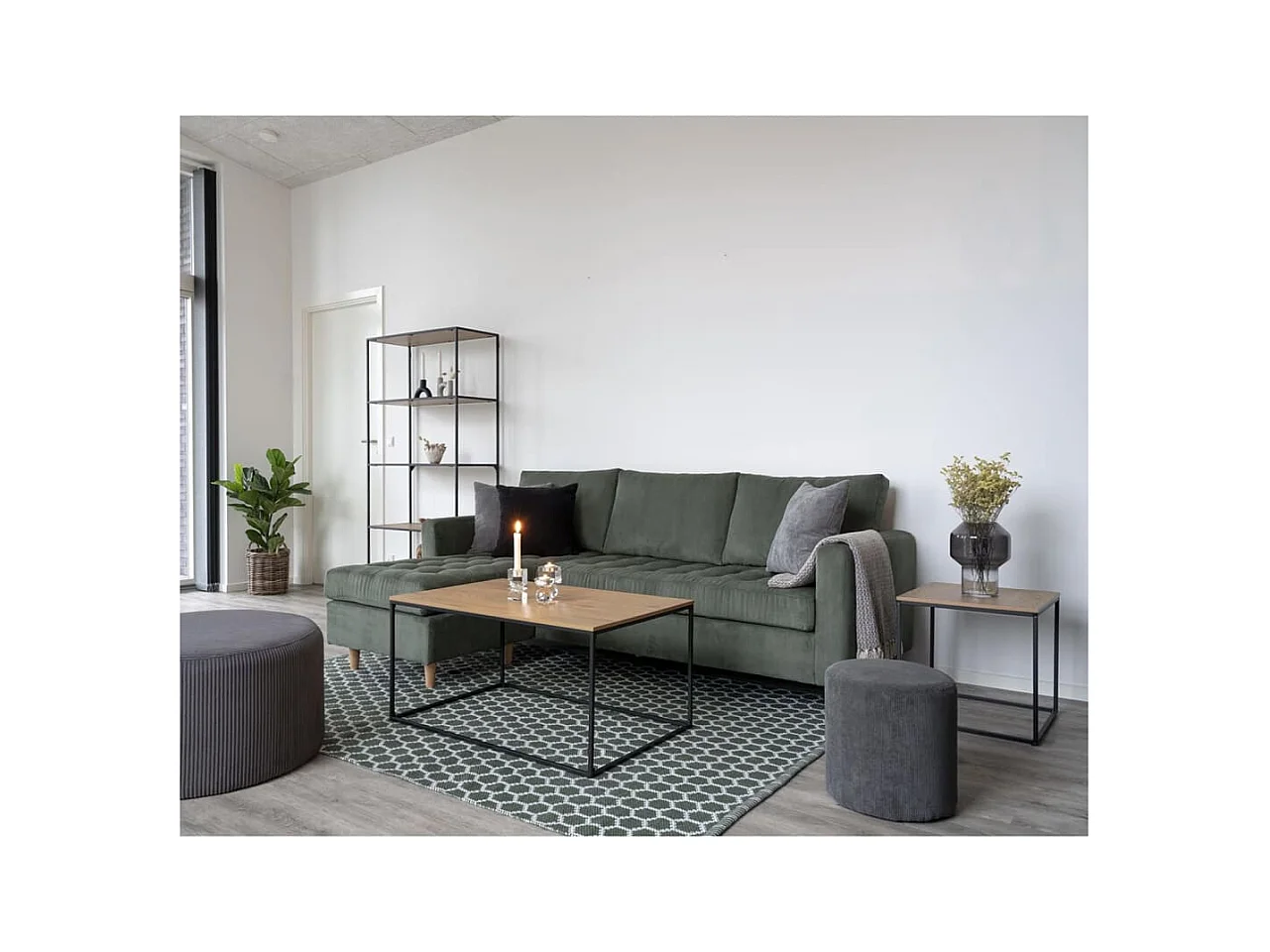 Vita salontafel zwart, eikenhouten decor.