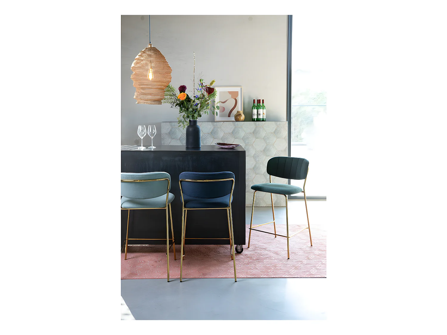 Jolien - Lot de 2 tabourets de bar en tissu avec pieds dorés H65cm - Bleu foncé