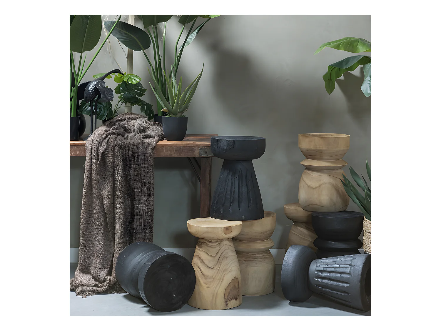 BIKKEL - Tabouret en bois ø28cm - Noir