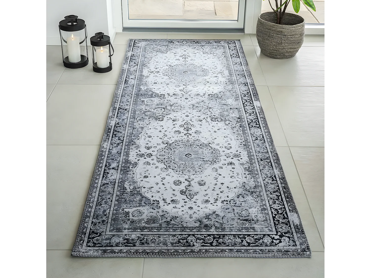 Hawai Läufer, schwarz und weiß.