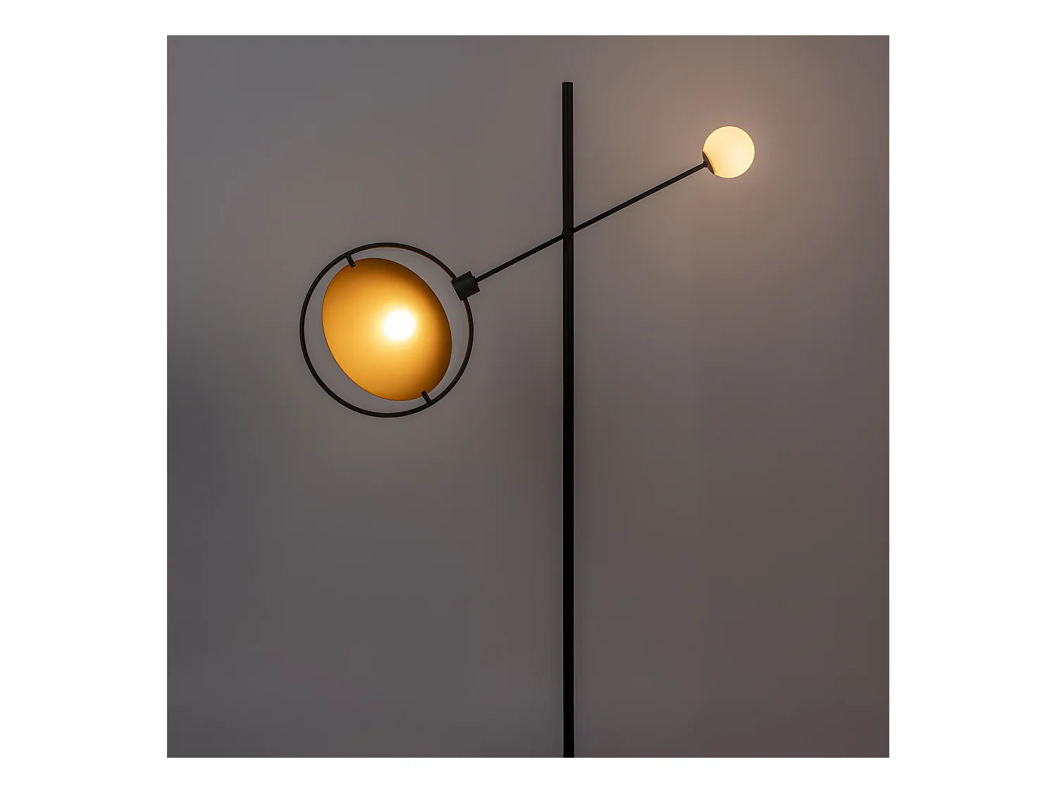 Sirius - Lampadaire design en métal - Noir