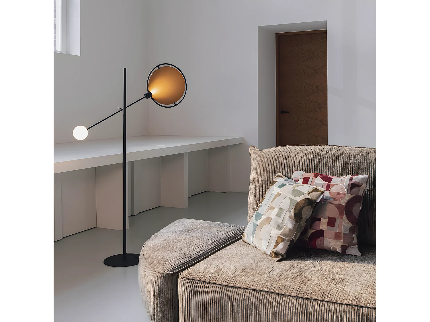 Sirius - Lampadaire design en métal - Noir