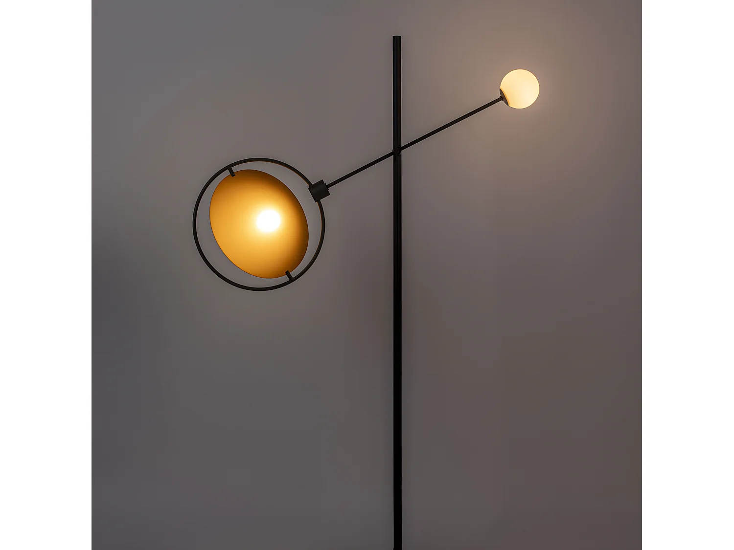 Sirius - Lampadaire design en métal - Noir