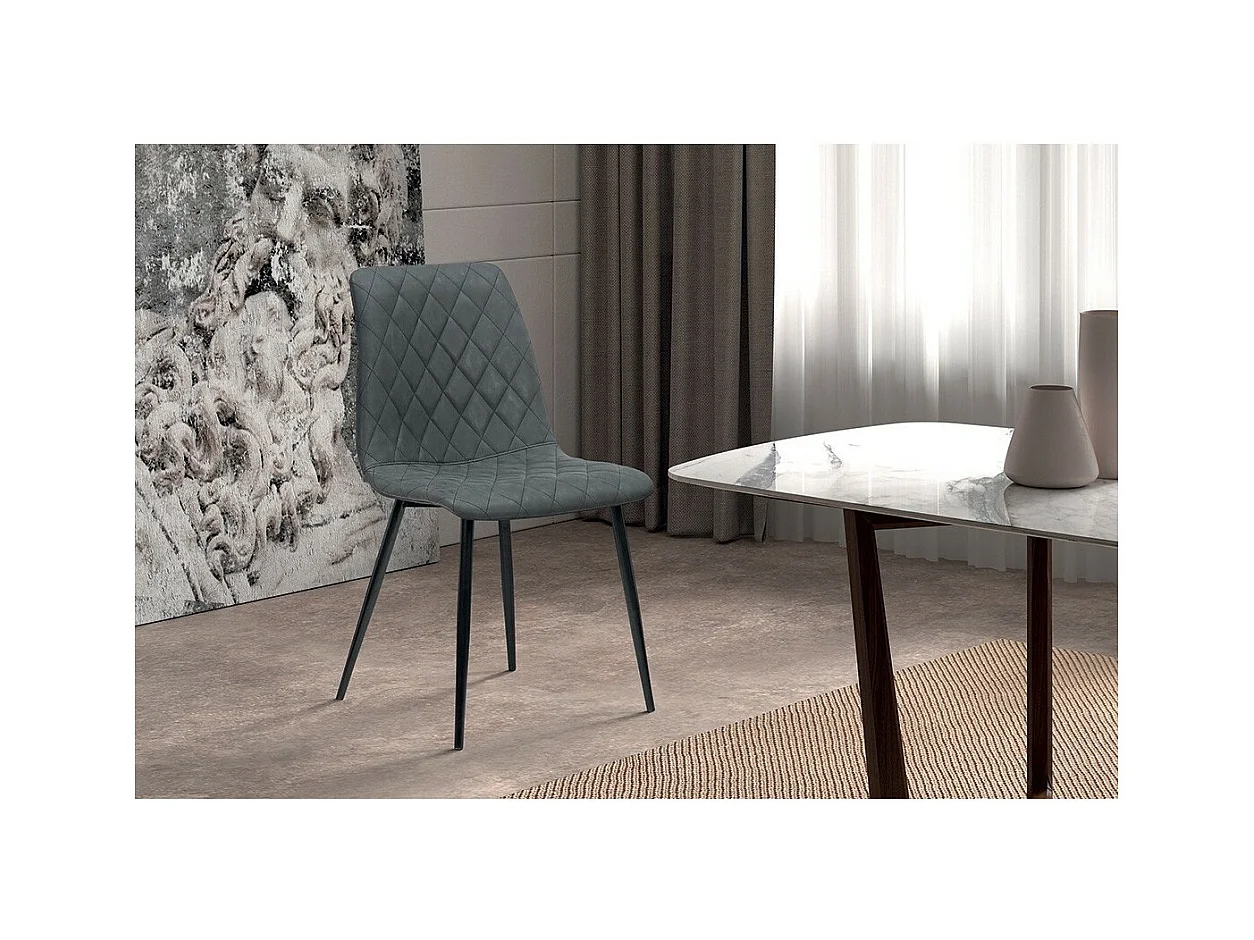Chaise pour salle à manger coloris gris clair. Collection GRAZ