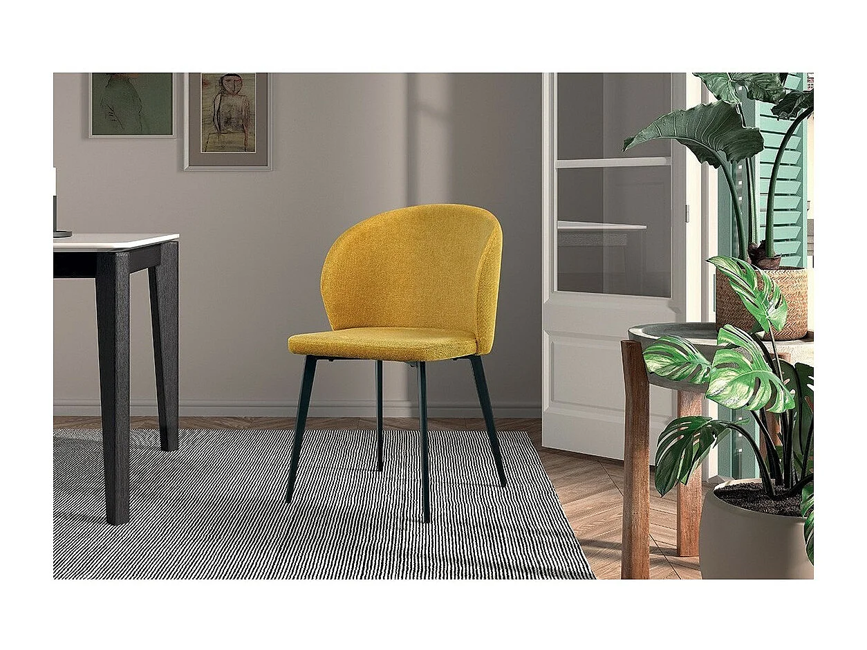 Chaise revêtement tissu pour salle à manger coloris jaune. Collection HARDIN