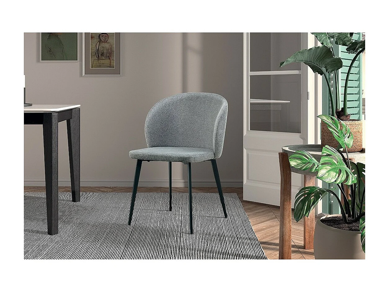Chaise revêtement tissu pour salle à manger coloris gris clair. Collection HARDIN