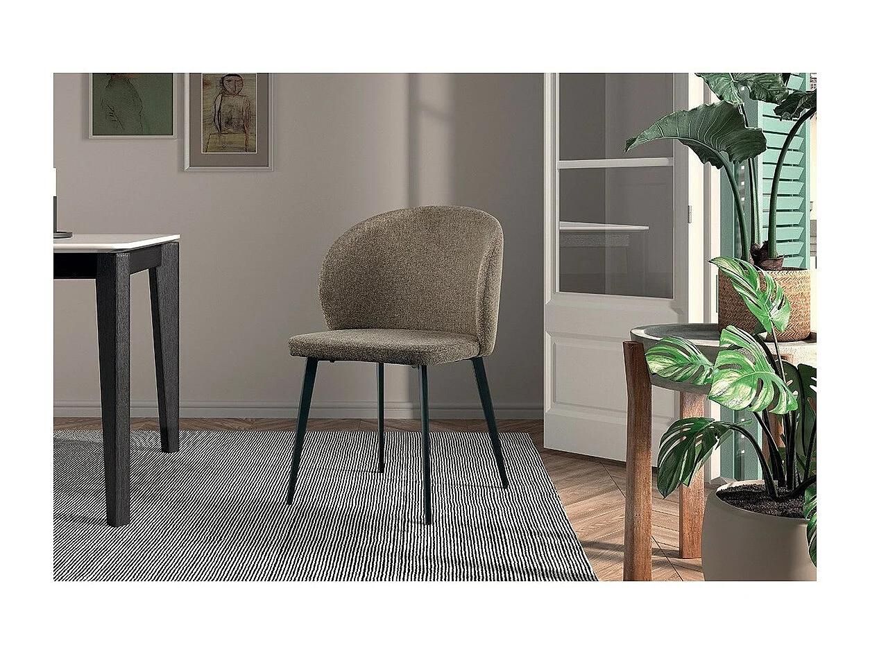 Chaise revêtement tissu pour salle à manger coloris sable. Collection HARDIN