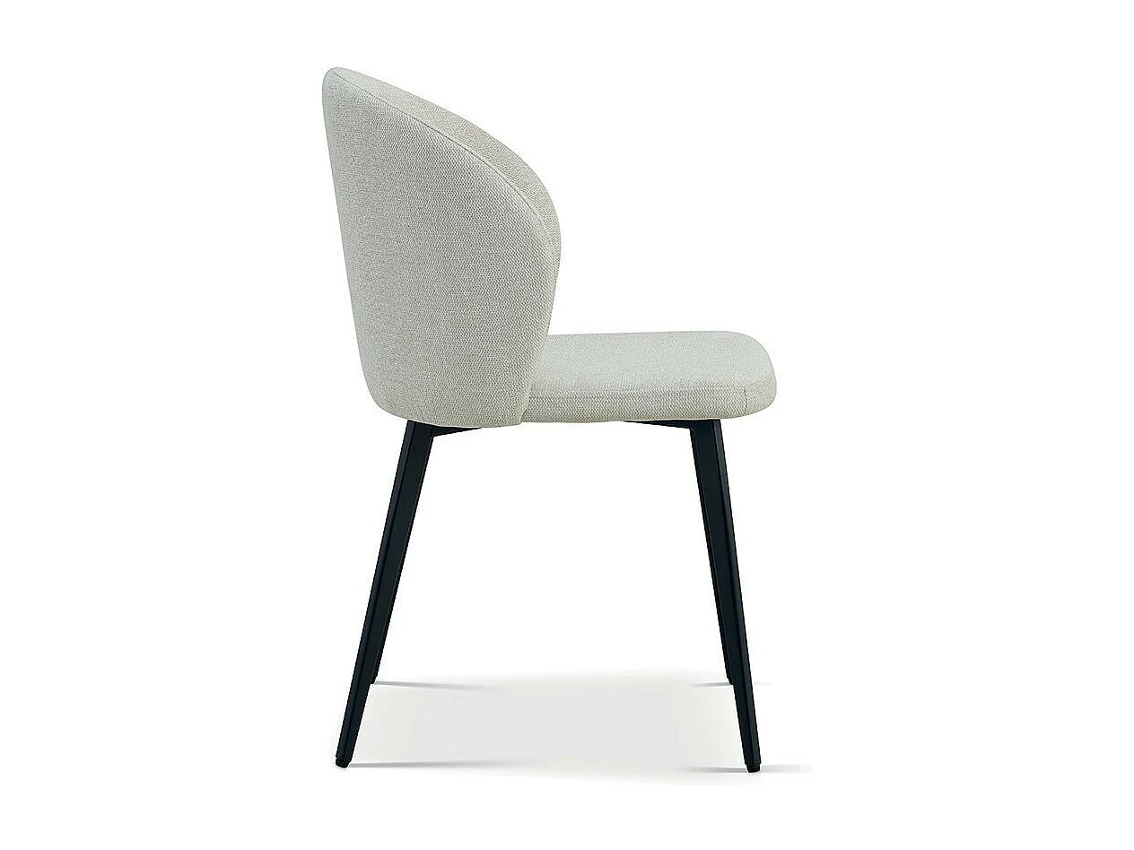 Chaise revêtement tissu pour salle à manger coloris beige. Collection HARDIN