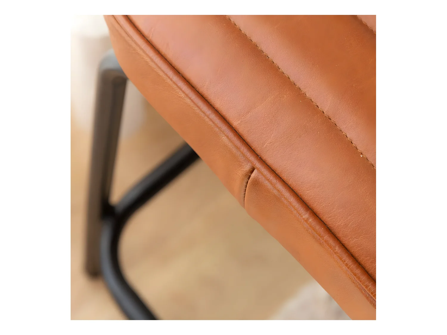 Banco de cuero marrón y metal negro con almacenamiento - Lucien