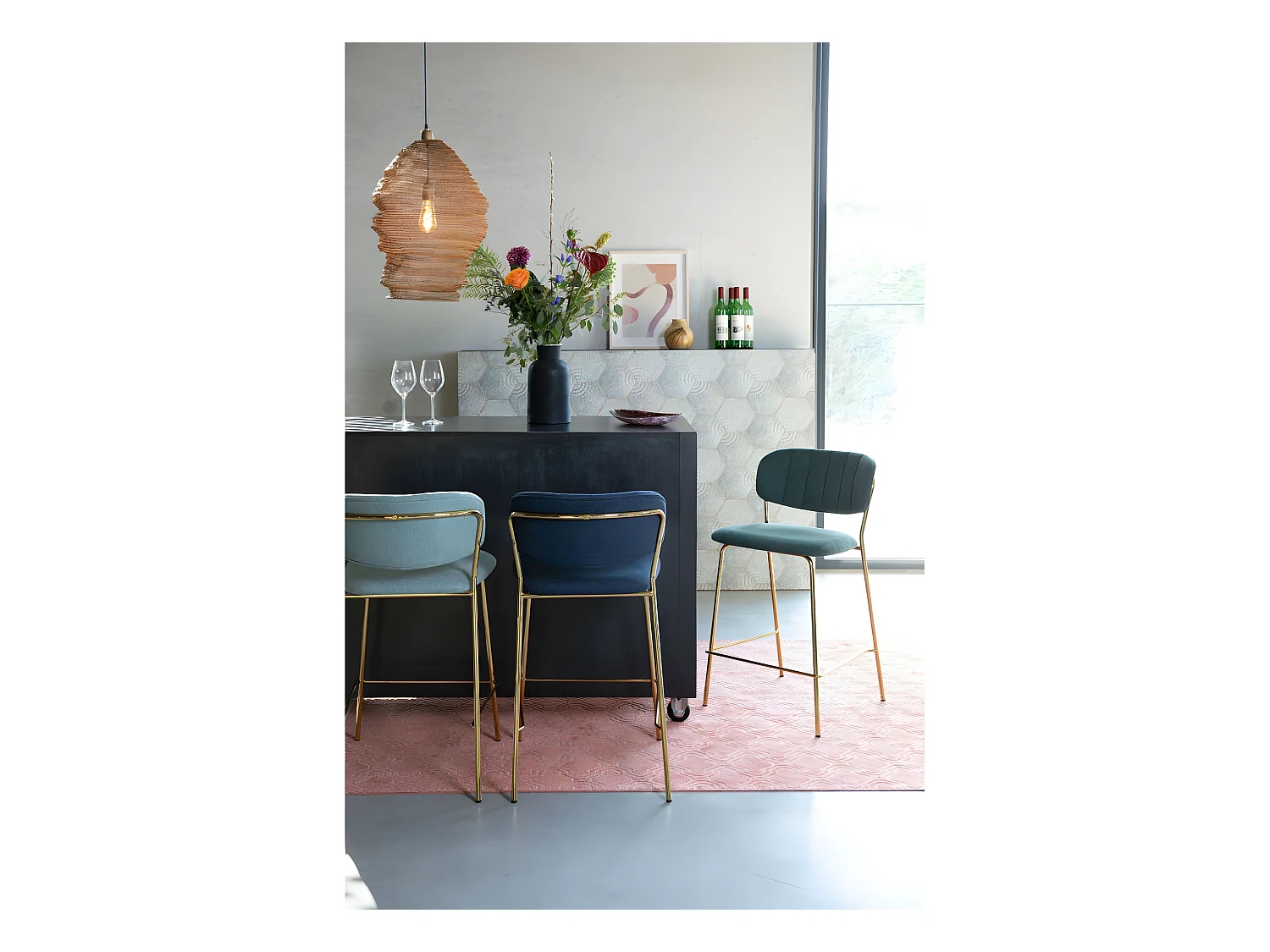 Jolien - Lot de 2 tabourets de bar en tissu avec pieds dorés H65cm - Vert de gris