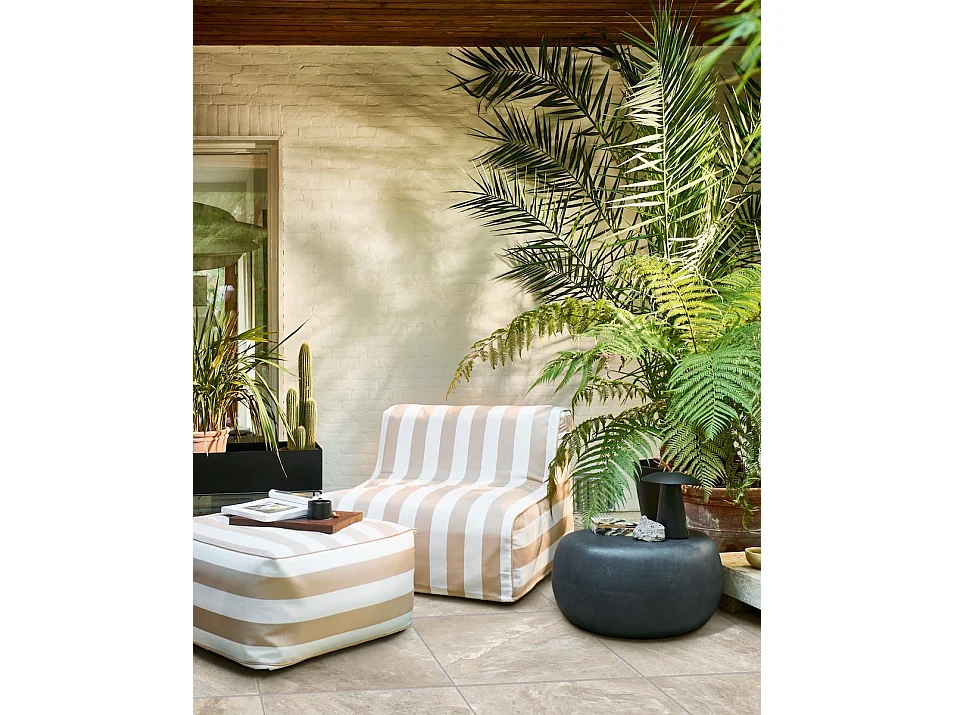 PEBBLE - Table basse en fibre de terre cuite aspect béton gris foncé