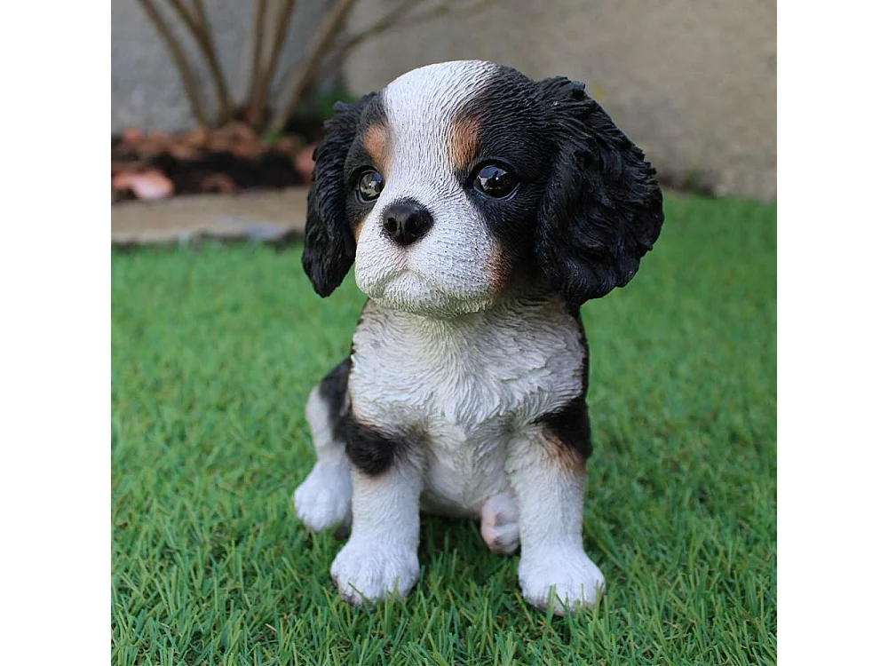 Chiot king charles assis en résine 15 cm