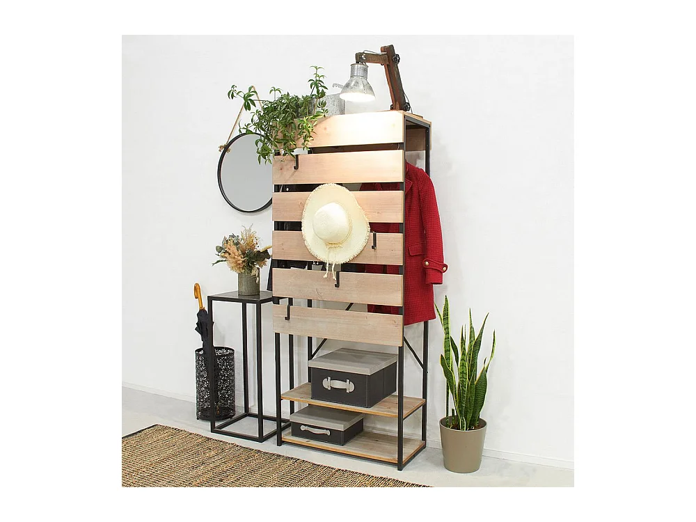 Vestiaire en métal et en bois