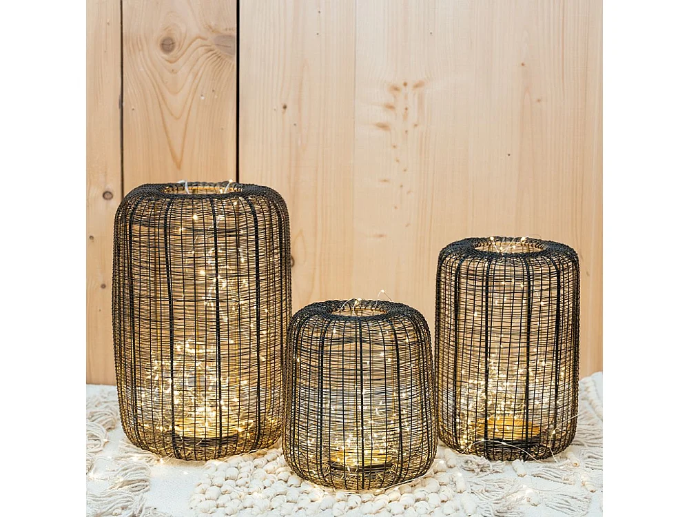 Drahtwindlicht aus schwarzem Metall