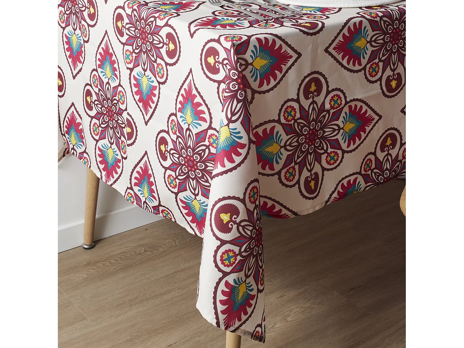 Nappe Antitache Jaipur Beige Et Rouge 140x240cm